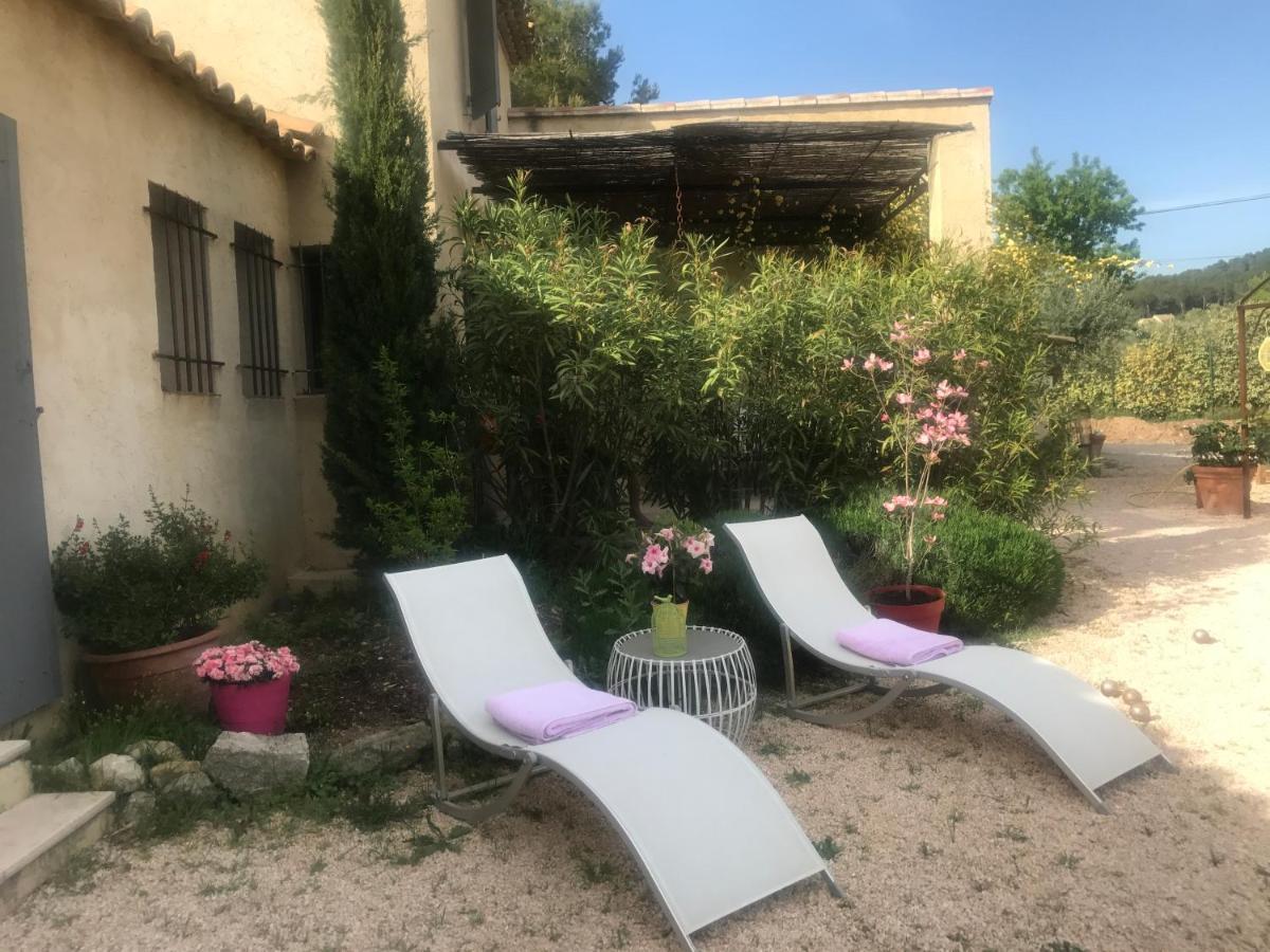 Villa La Petite Garrigue Mérindol Exterior foto
